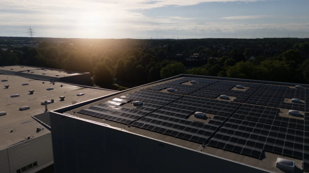 Solaranlage auf dem Hallendach des Werks der Bierbaum Unternehmensgruppe in Borken